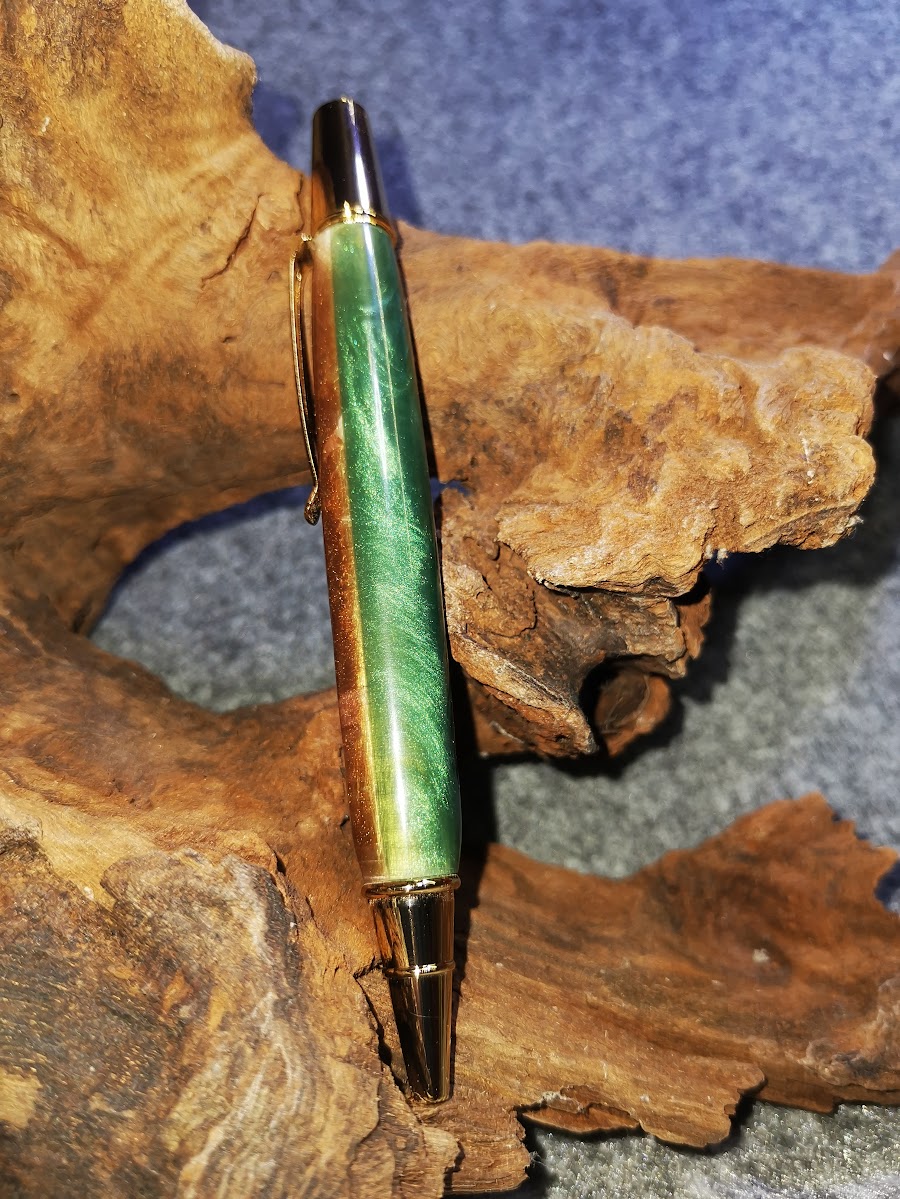 Emerald Flow – Epoxy Pen